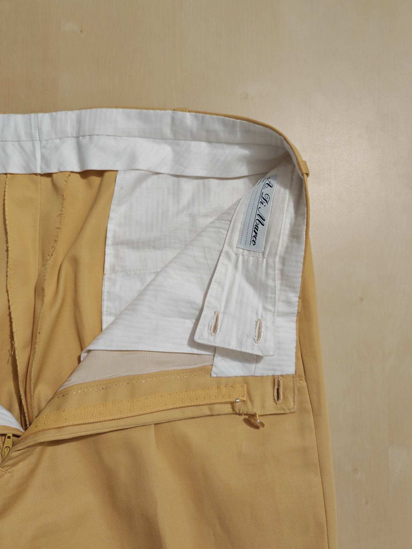 Pantalone sartoriale su misura in twill di cotone giallo crema - tg. 48