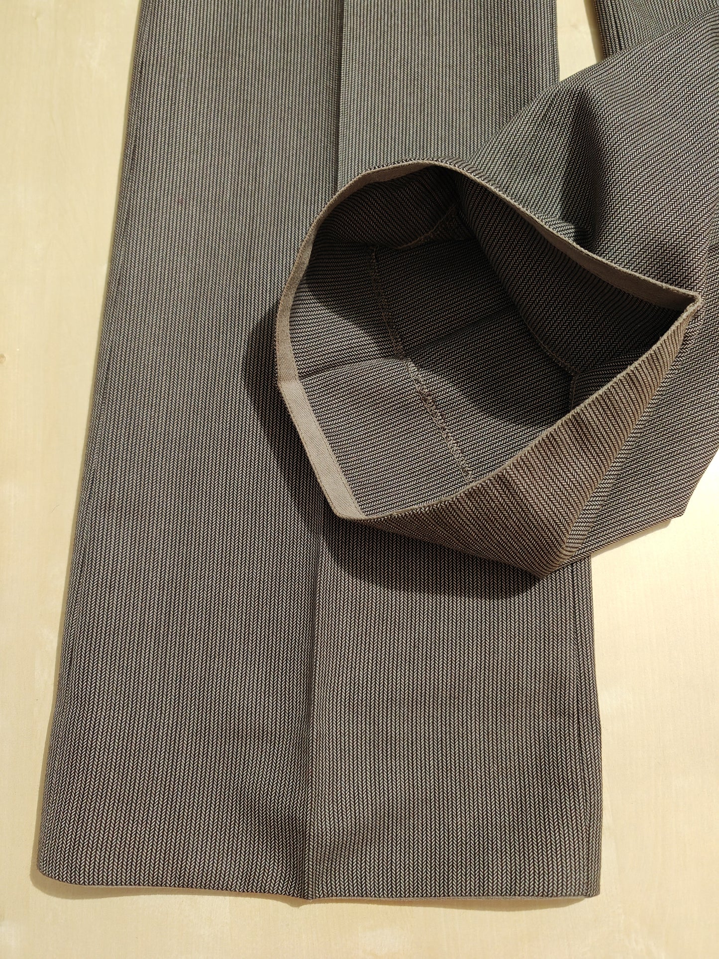 Completo 3 pezzi svasato anni '70 marrone spigato - tg. 44