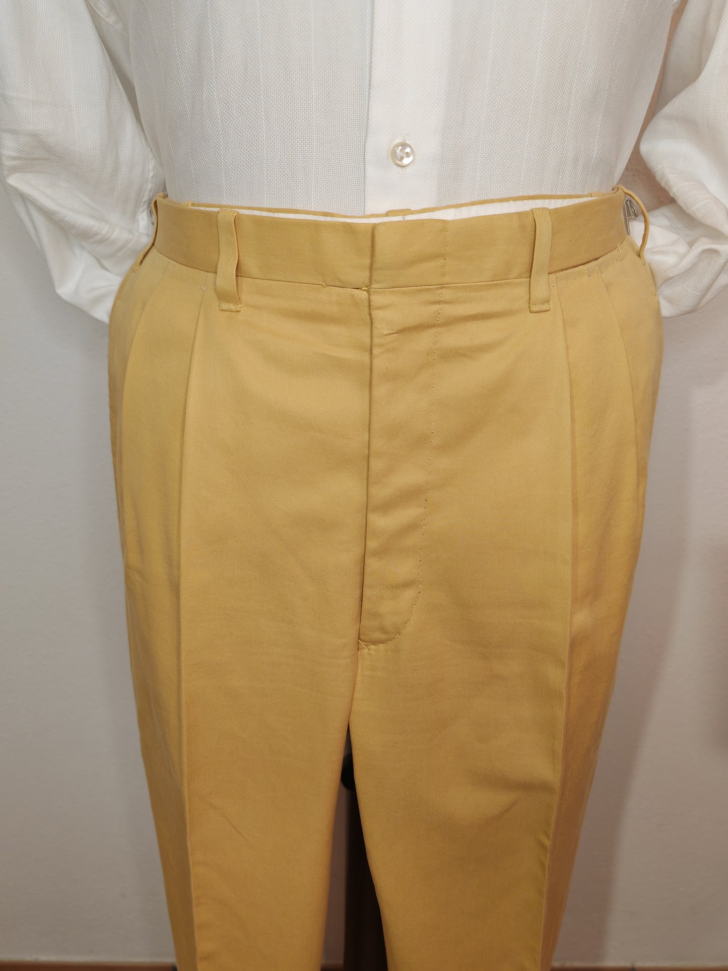 Pantalone sartoriale su misura in twill di cotone giallo crema - tg. 48