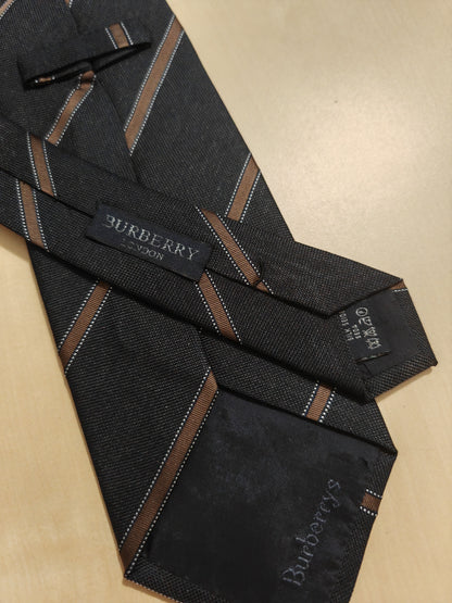 Cravatta Burberry regimental grigio antracite e marrone