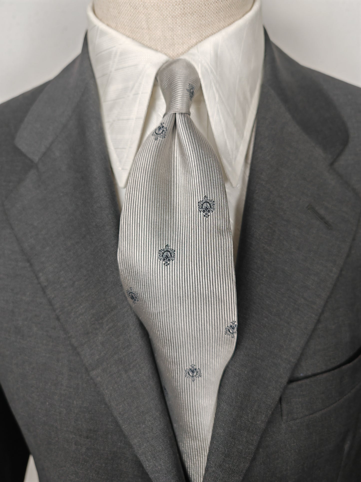 Cravatta Lanvin in seta cannettata color argento