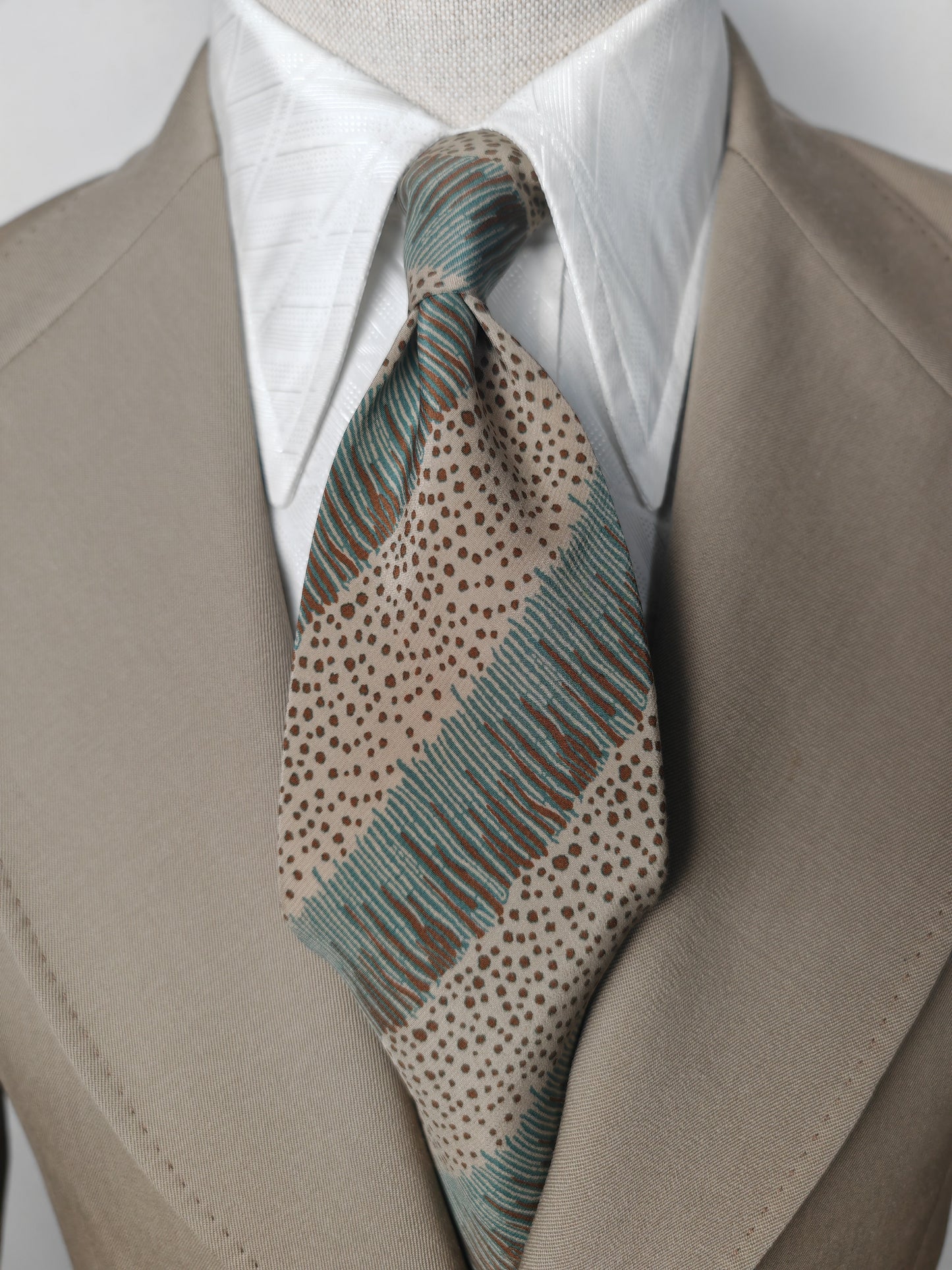 Cravatta Krizia verde salvia fantasia righe diagonali