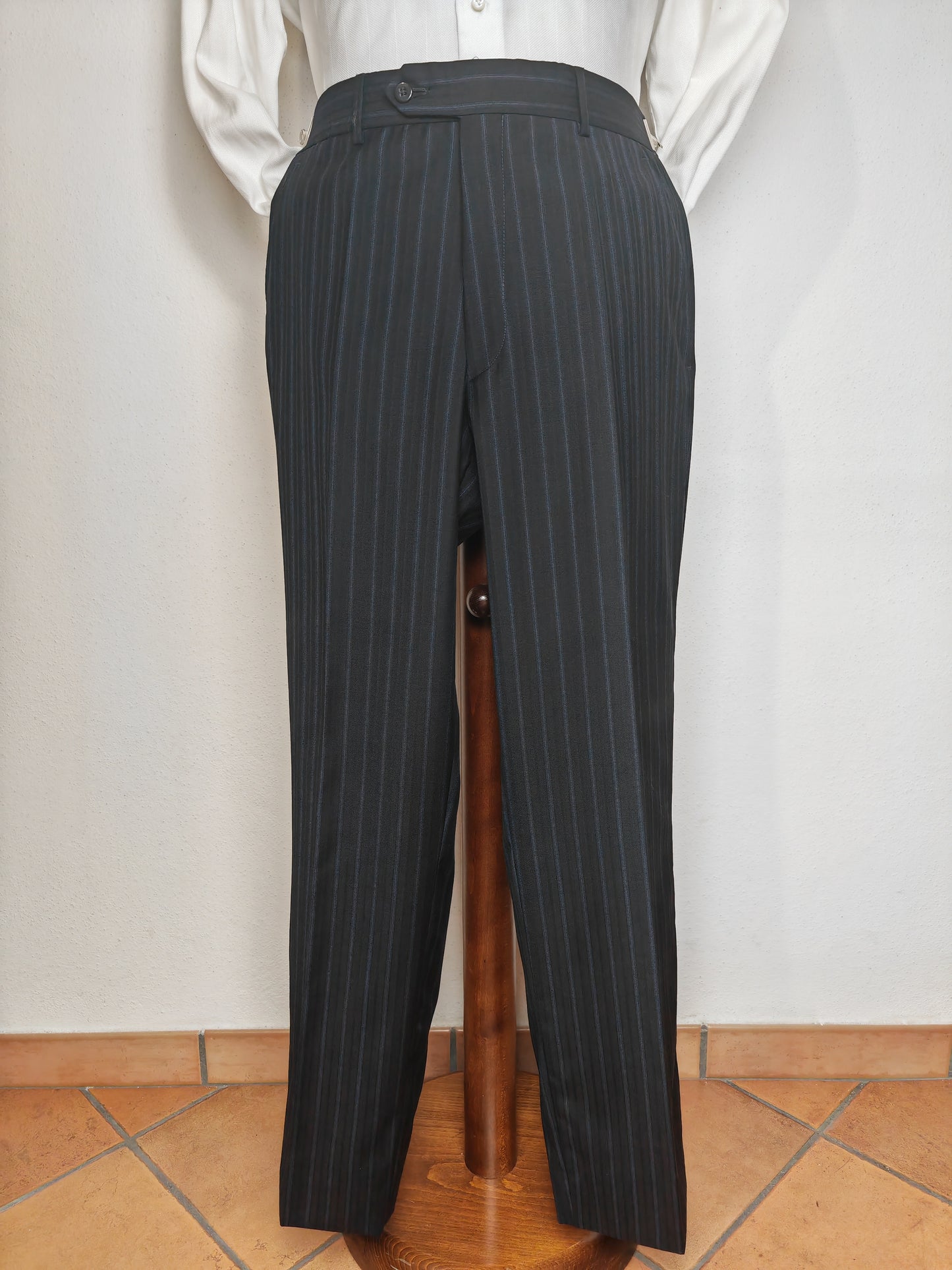 Completo anni '90 blu notte gessato - tg. 50