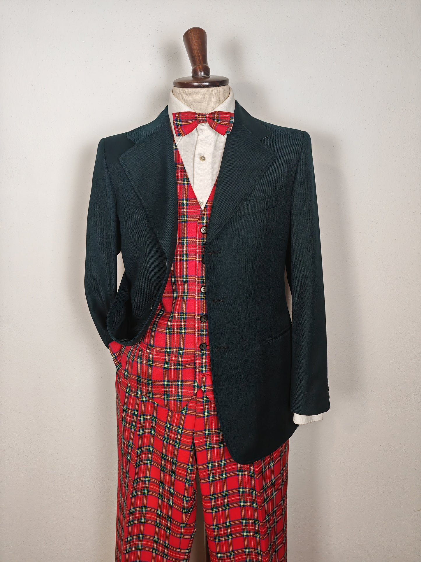 Due pezzi sartoriale in tartan Royal Stewart, tessuto Holland & Sherry - tg. 54