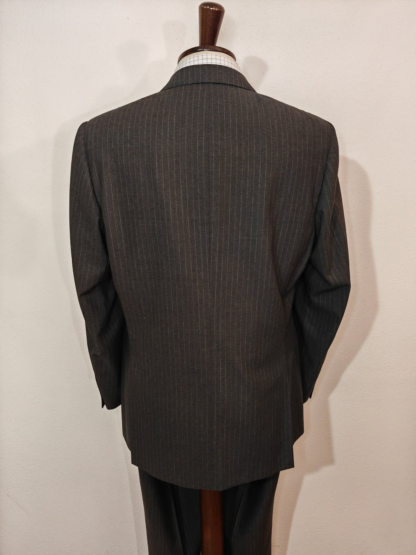 Completo Corneliani linea sartoria in fresco lana antracite gessato - tg. 52