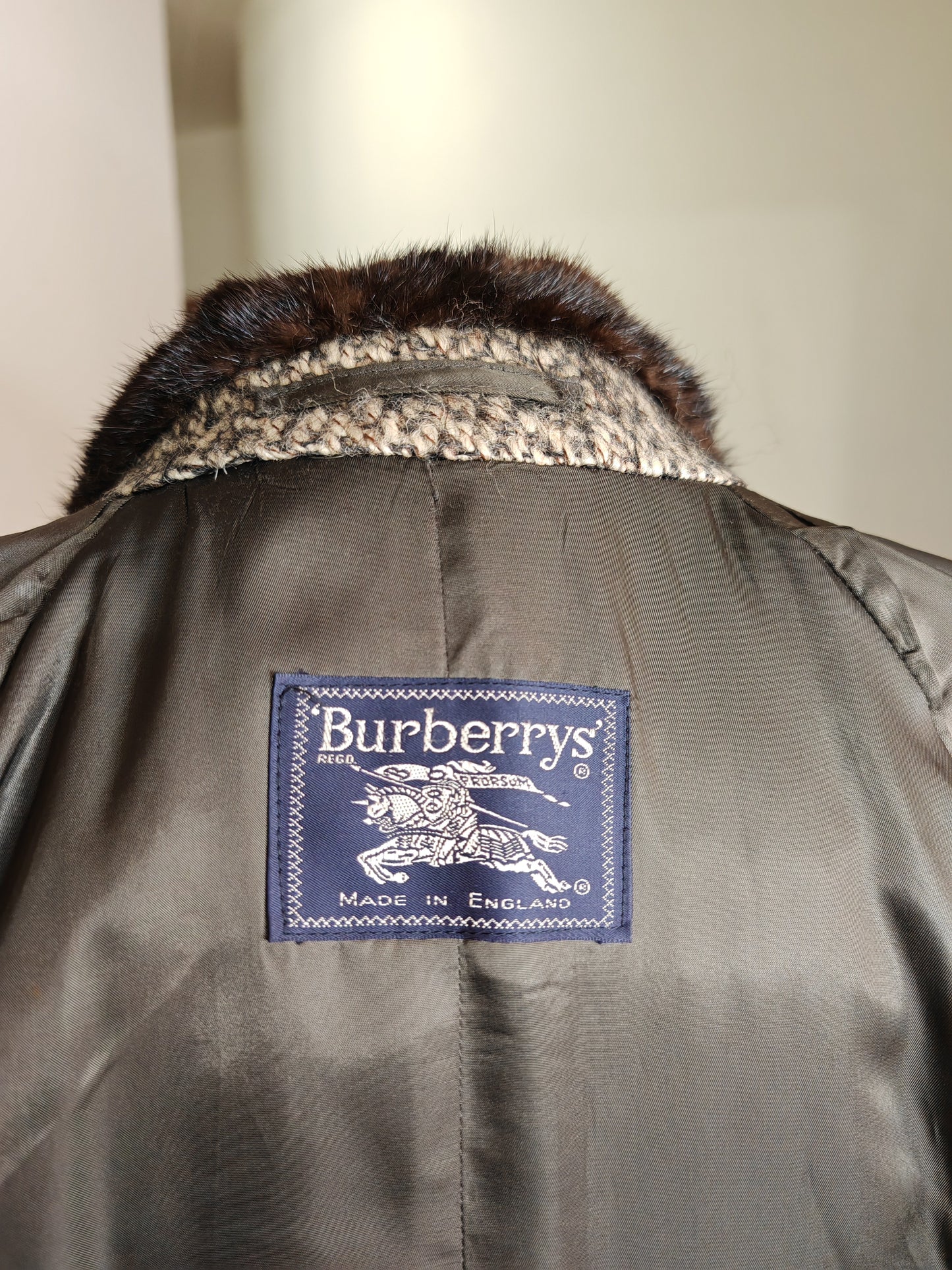 Cappotto Burberrys anni '80 in Irish tweed collo visone - tg. 46