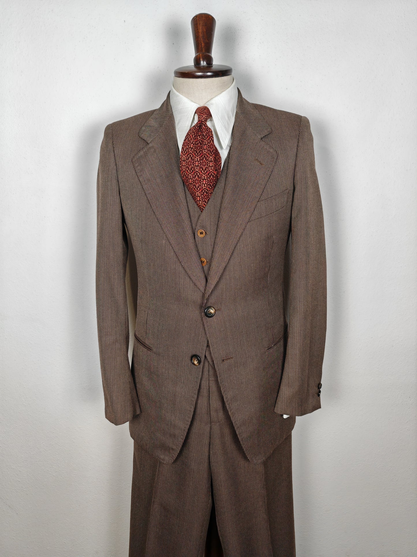 Completo 3 pezzi svasato anni '70 marrone spigato - tg. 44