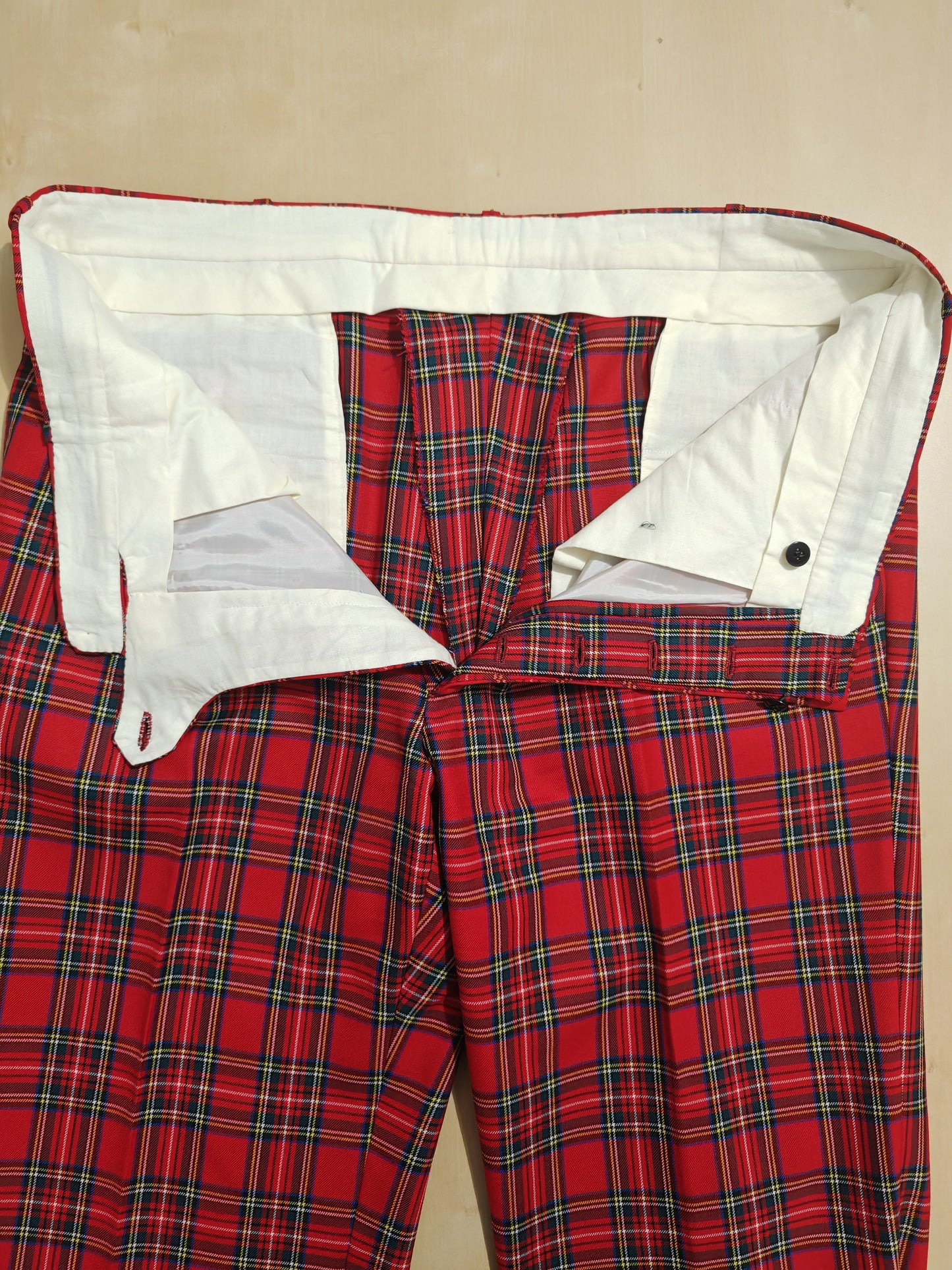 Due pezzi sartoriale in tartan Royal Stewart, tessuto Holland & Sherry - tg. 54