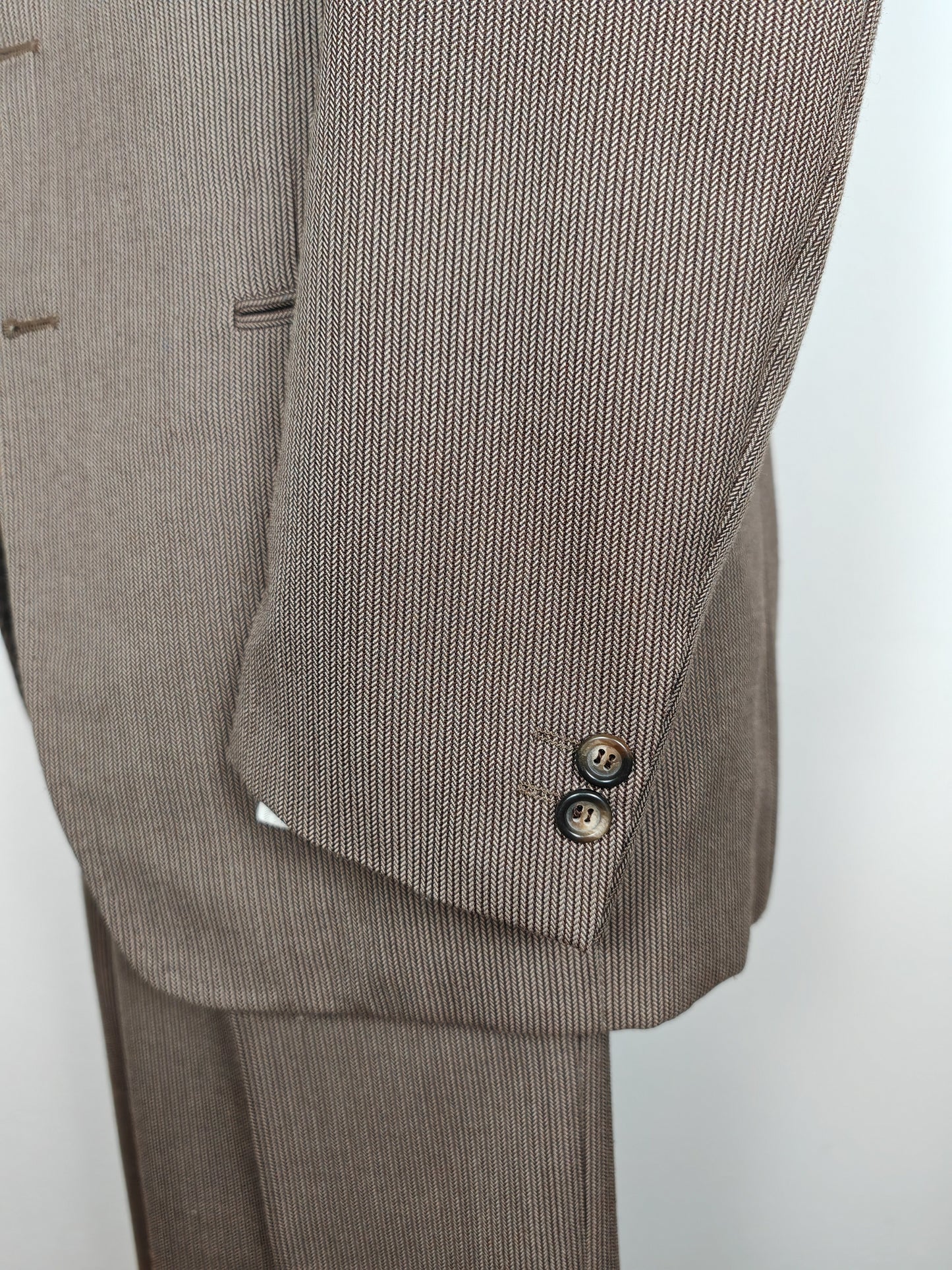 Completo 3 pezzi svasato anni '70 marrone spigato - tg. 44