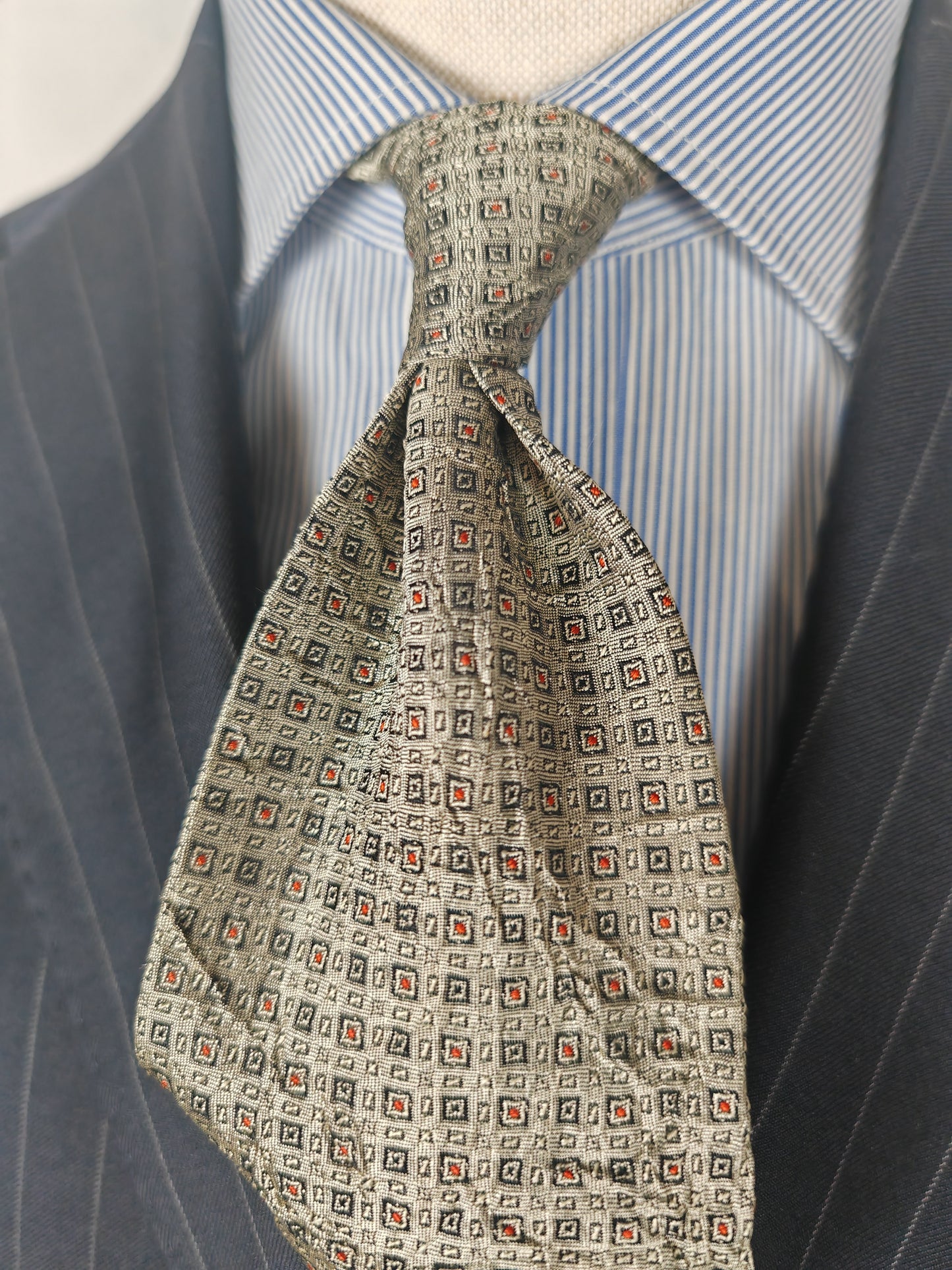 Cravatta Romeo Gigli in seta effetto crespo