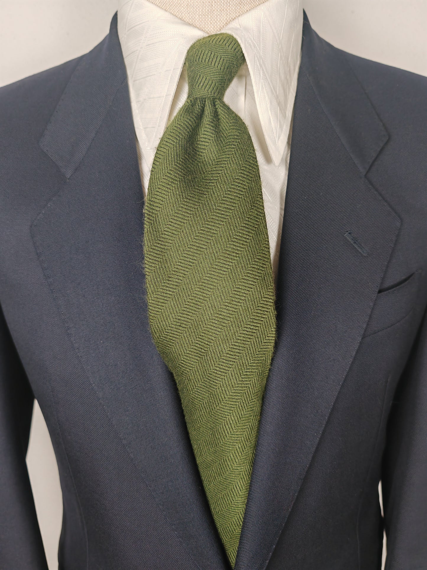 Cravatta in pura lana verde spigata