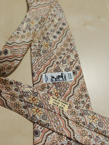 Cravatta Hermès 7640 TA fantasia geometrica e animali