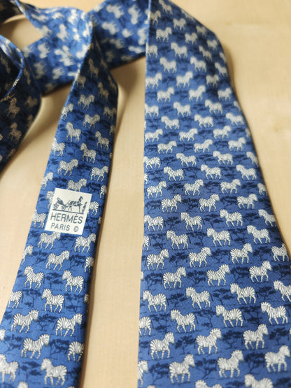 Cravatta Hermès 7110 OA con zebre e savana