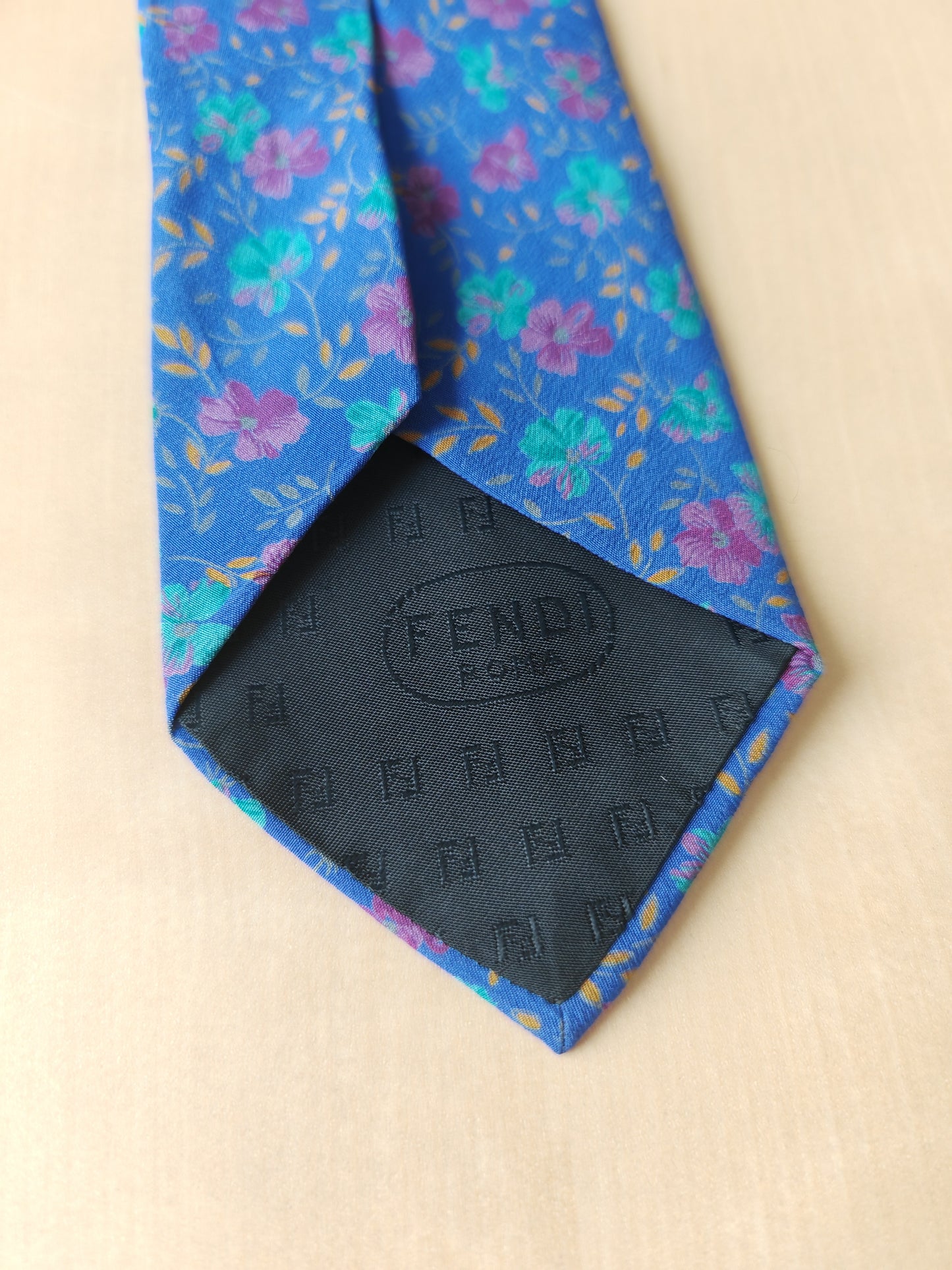 Cravatta Fendi vintage in crêpe indaco fantasia floreale