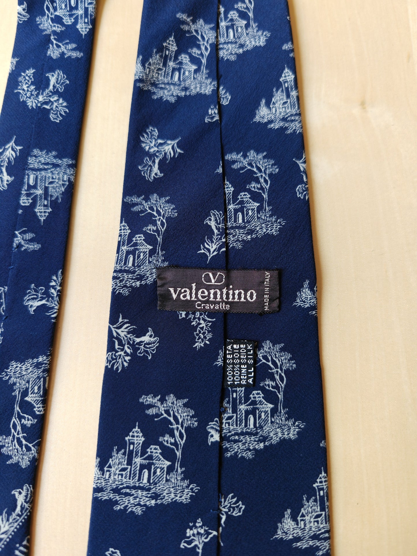 Cravatta Valentino navy con disegni