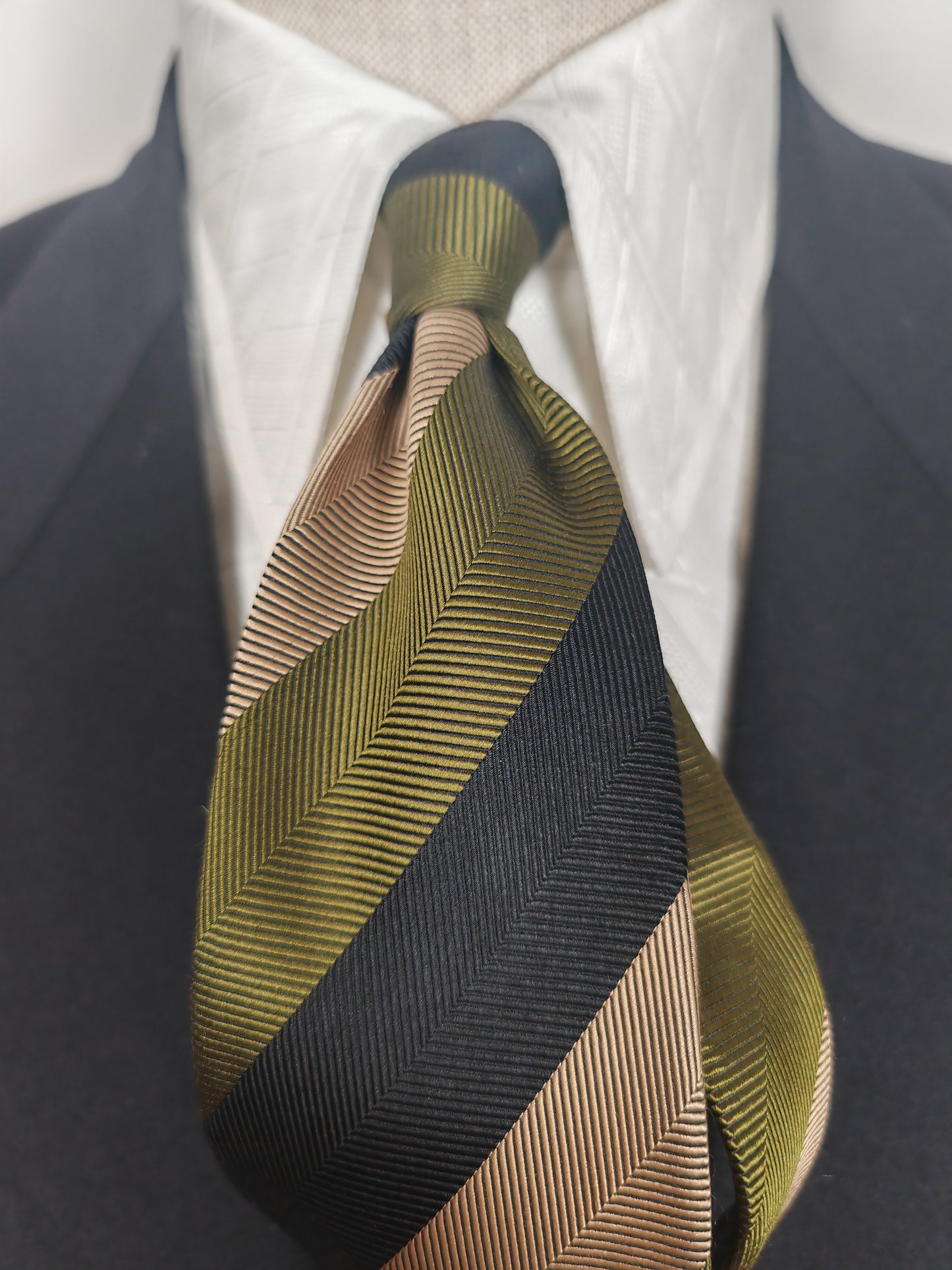 Cravatta Holliday & Brown regimental herringbone made in England