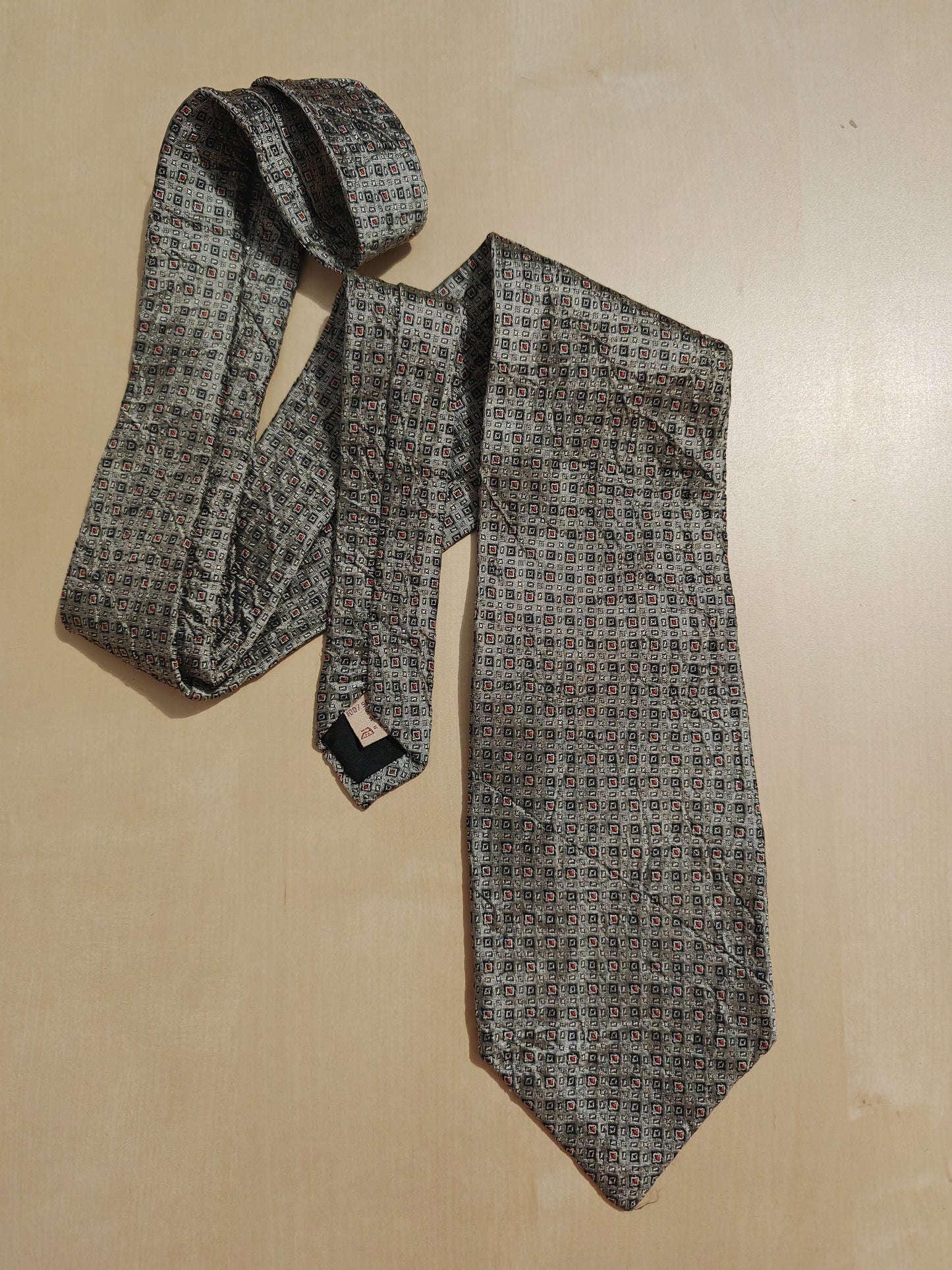 Cravatta Romeo Gigli in seta effetto crespo