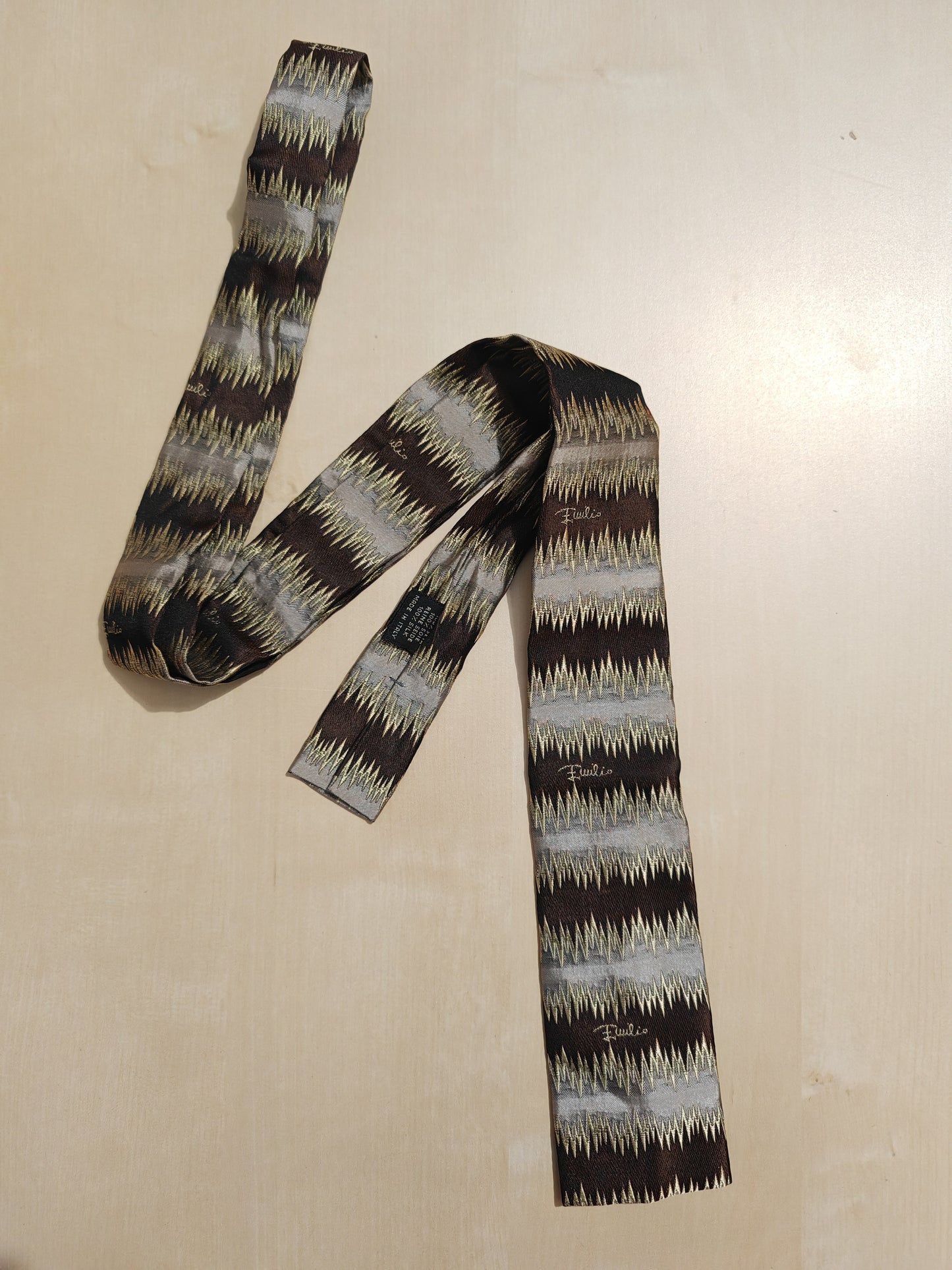 Cravatta Emilio Pucci pala quadrata