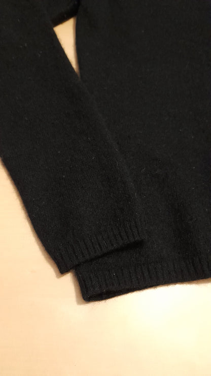 Maglioncino nero scollo a V 100% cashmere