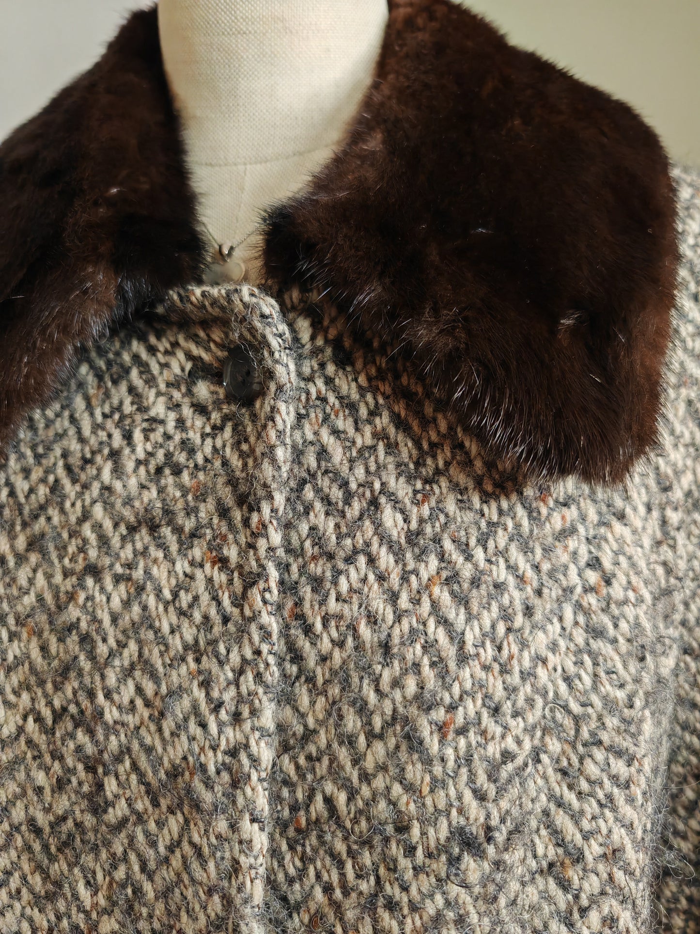 Cappotto Burberrys anni '80 in Irish tweed collo visone - tg. 46