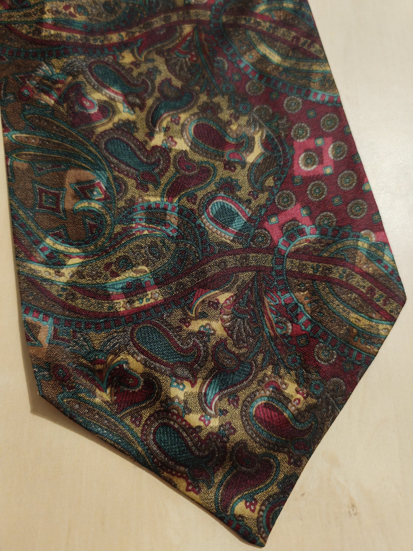 Ascot paisley in seta jacquard