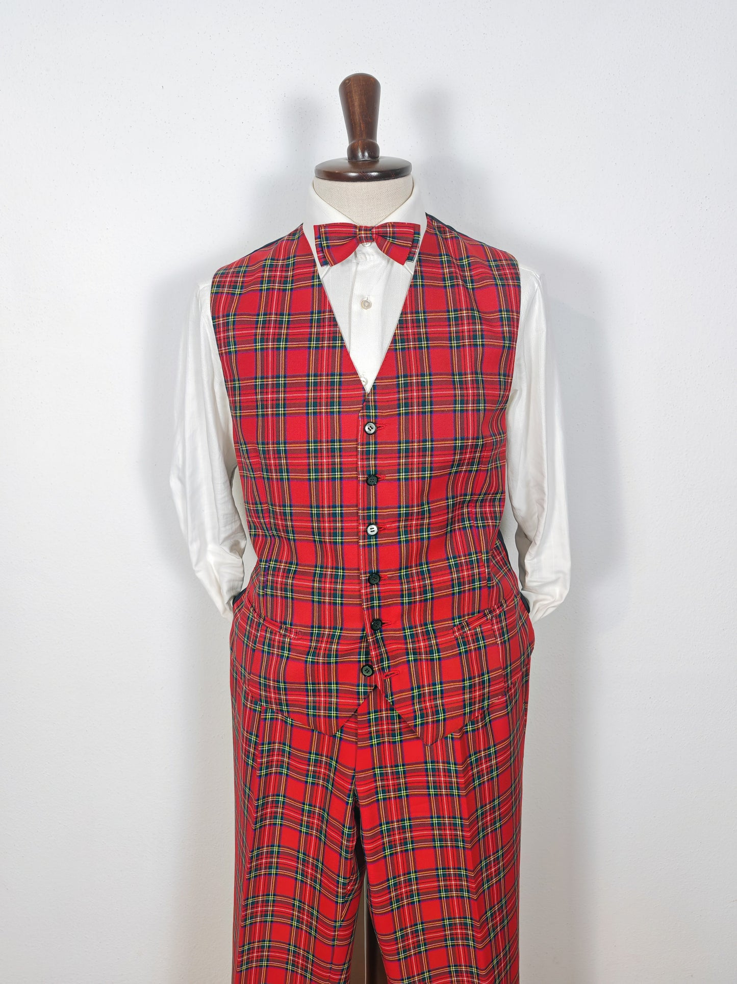 Due pezzi sartoriale in tartan Royal Stewart, tessuto Holland & Sherry - tg. 54