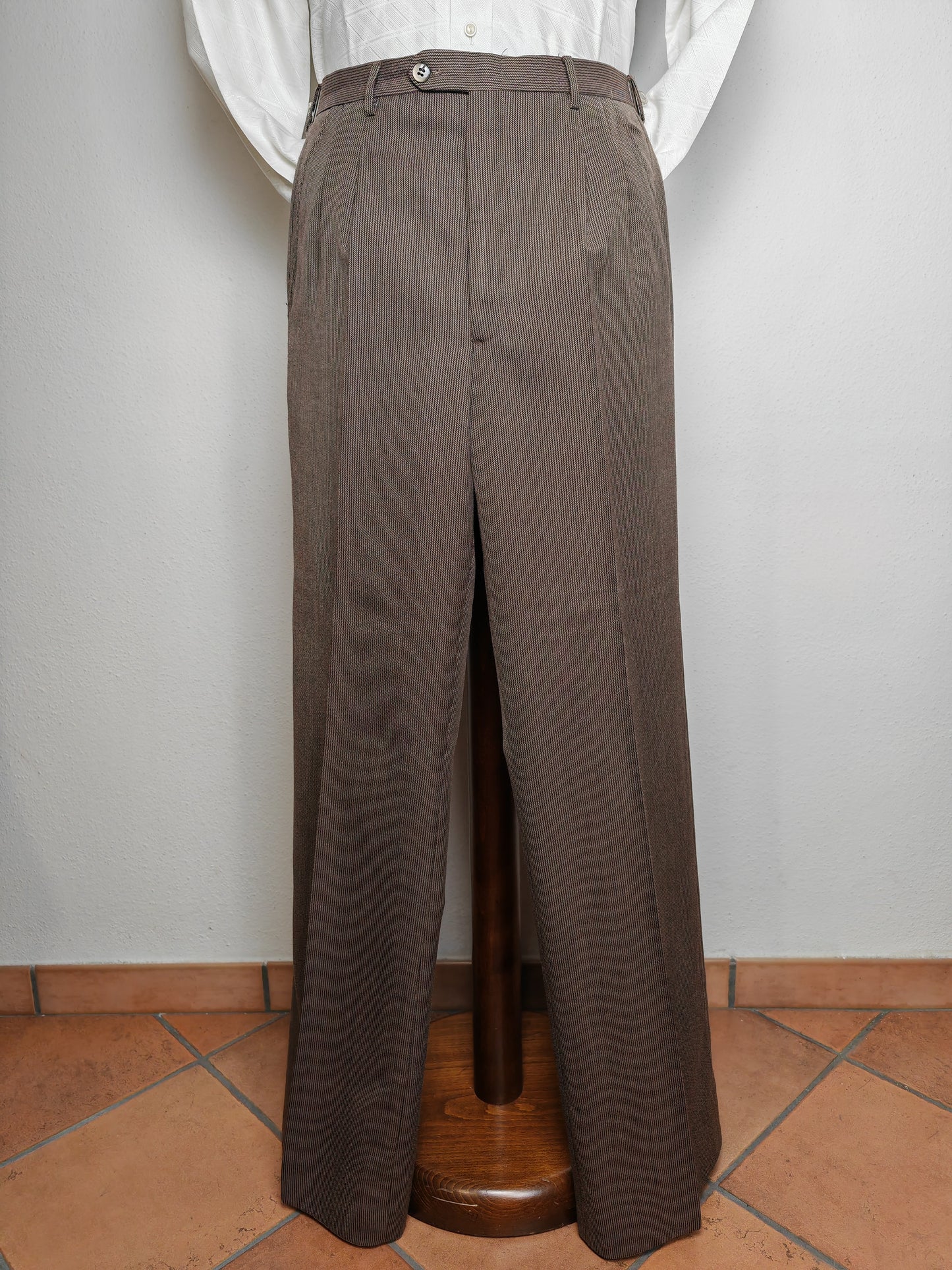 Completo 3 pezzi svasato anni '70 marrone spigato - tg. 44