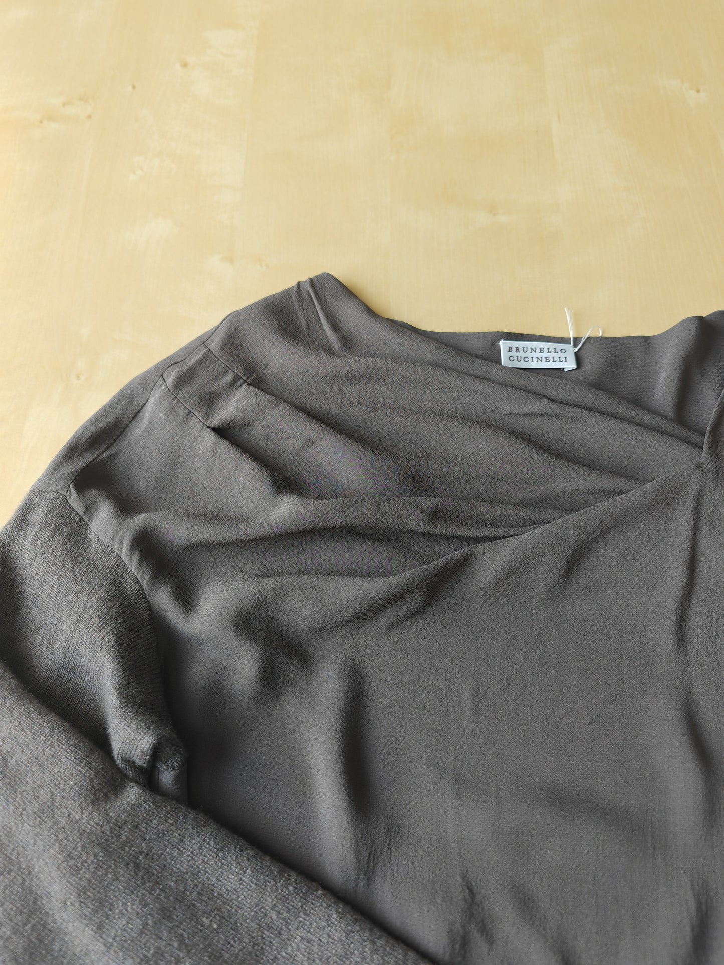 Blusa Brunello Cucinelli in seta con maniche in cashmere - S/M
