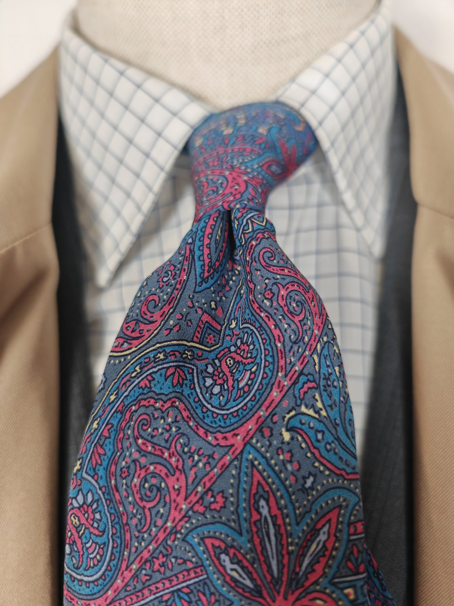 Cravatta Yves Saint Laurent paisley e floreale