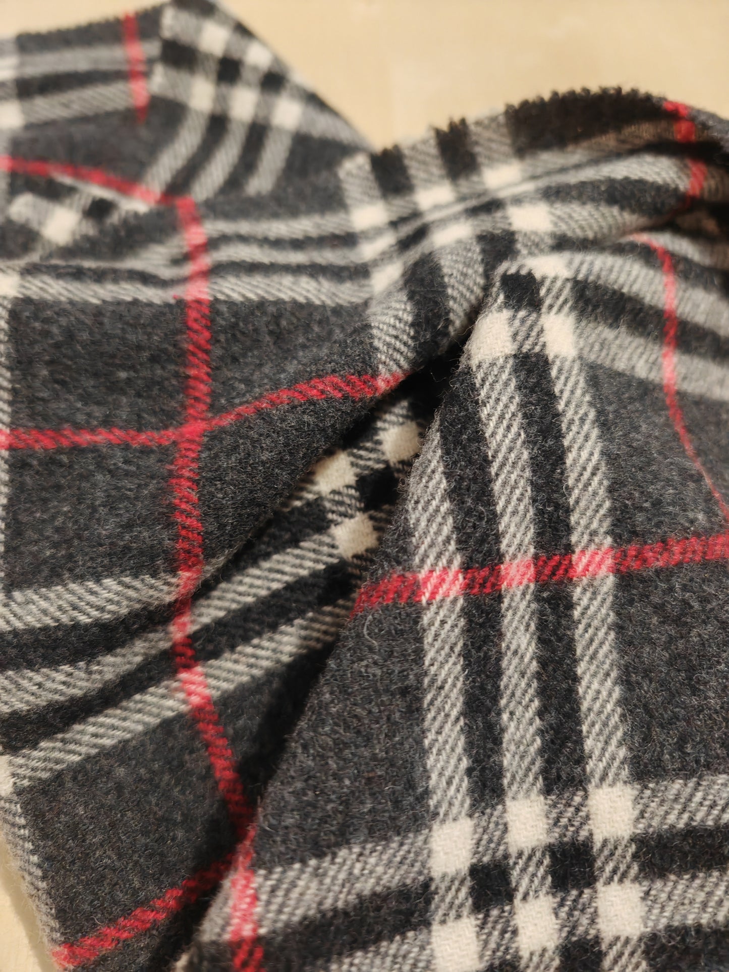 Sciarpa tartan in lana vergine