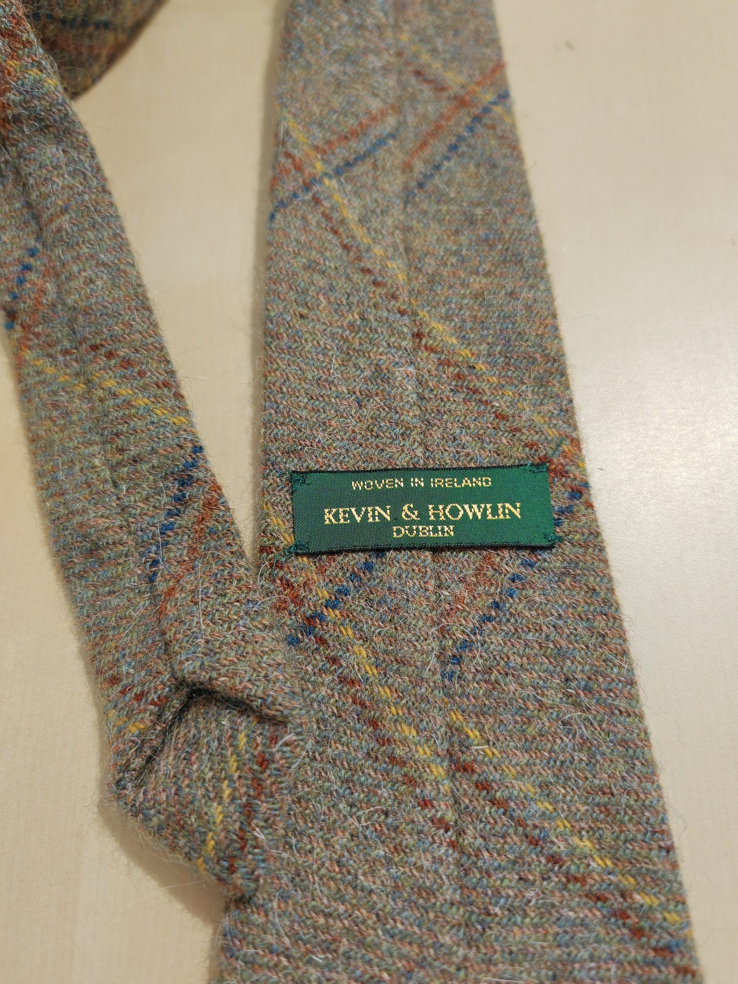 Cravatta in tweed irlandese tartan a quadri