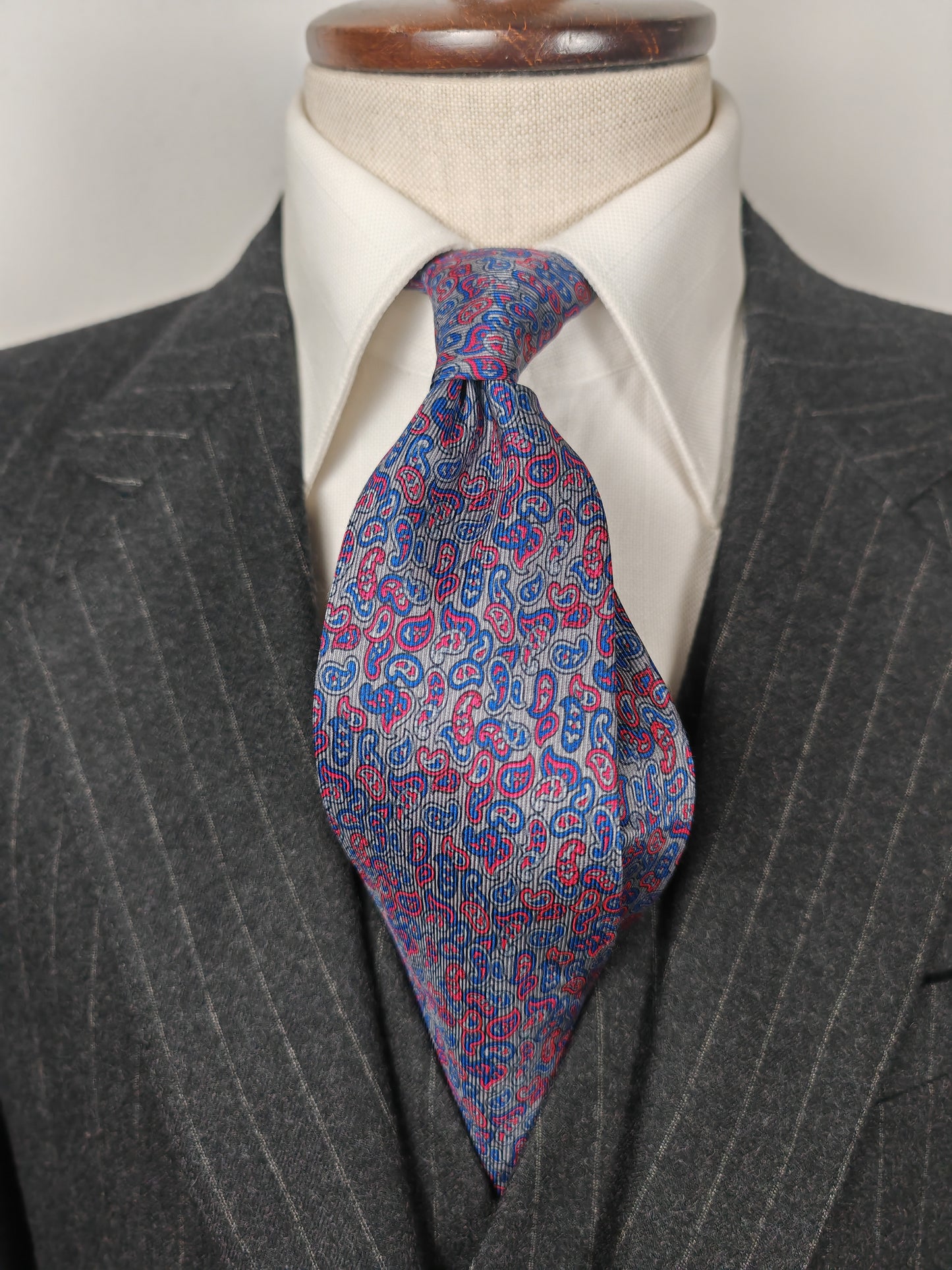 Cravatta Paisley viola e grigio