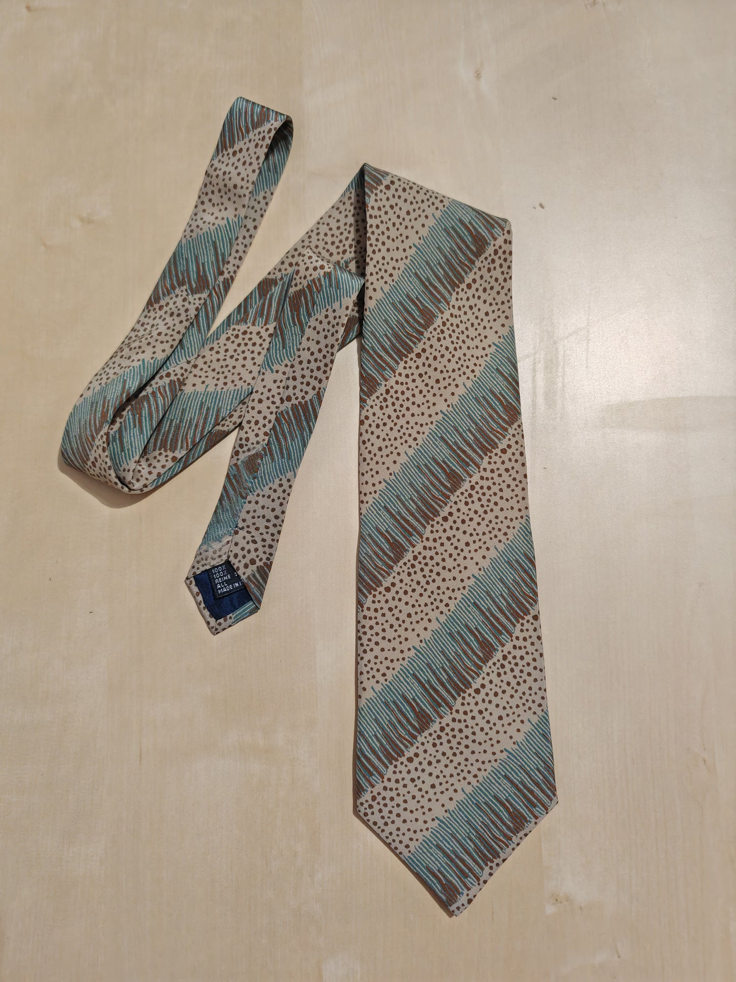 Cravatta Krizia verde salvia fantasia righe diagonali