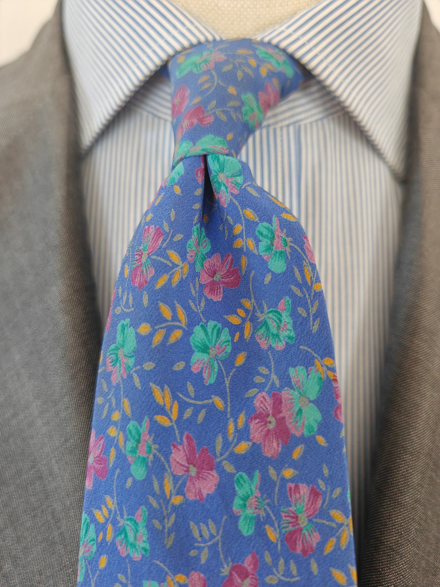 Cravatta Fendi vintage in crêpe indaco fantasia floreale