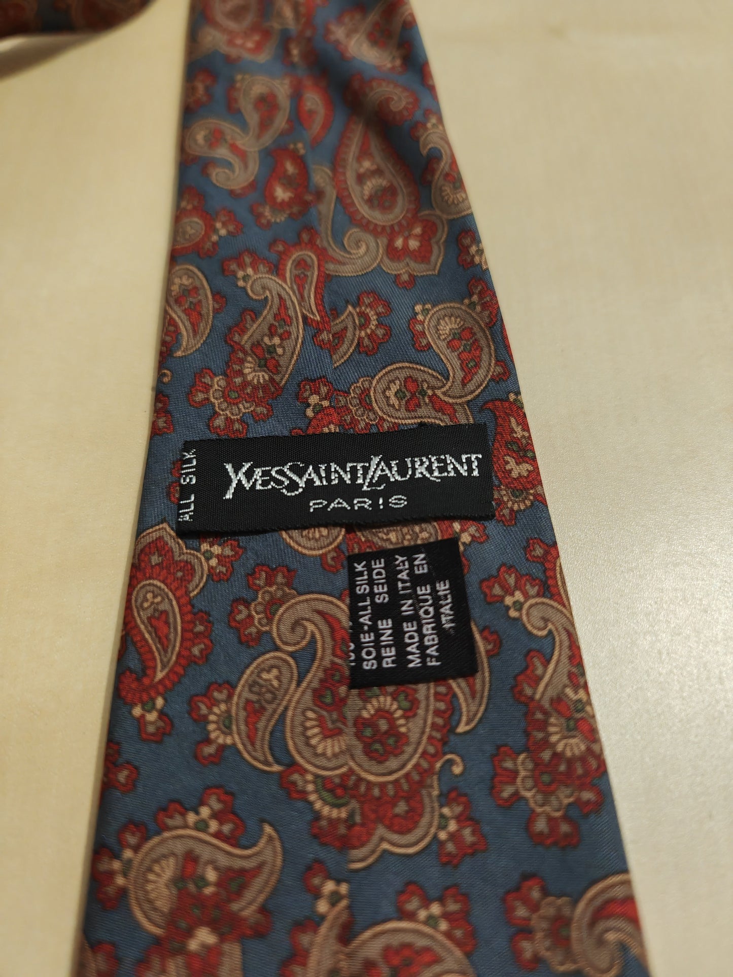 Cravatta Yves Saint Laurent paisley